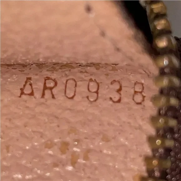 Louis Vuitton Pouch - Picture 4 of 13